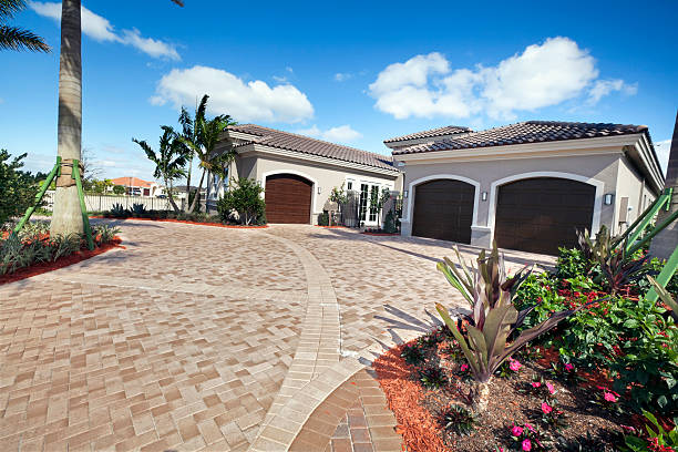 Best Professional Driveway Pavers  in Elkhorn, WI
